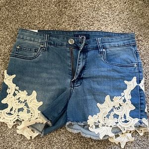 See thru souls denim shorts with crotchet details ! Never worn! Size 7 juniors!